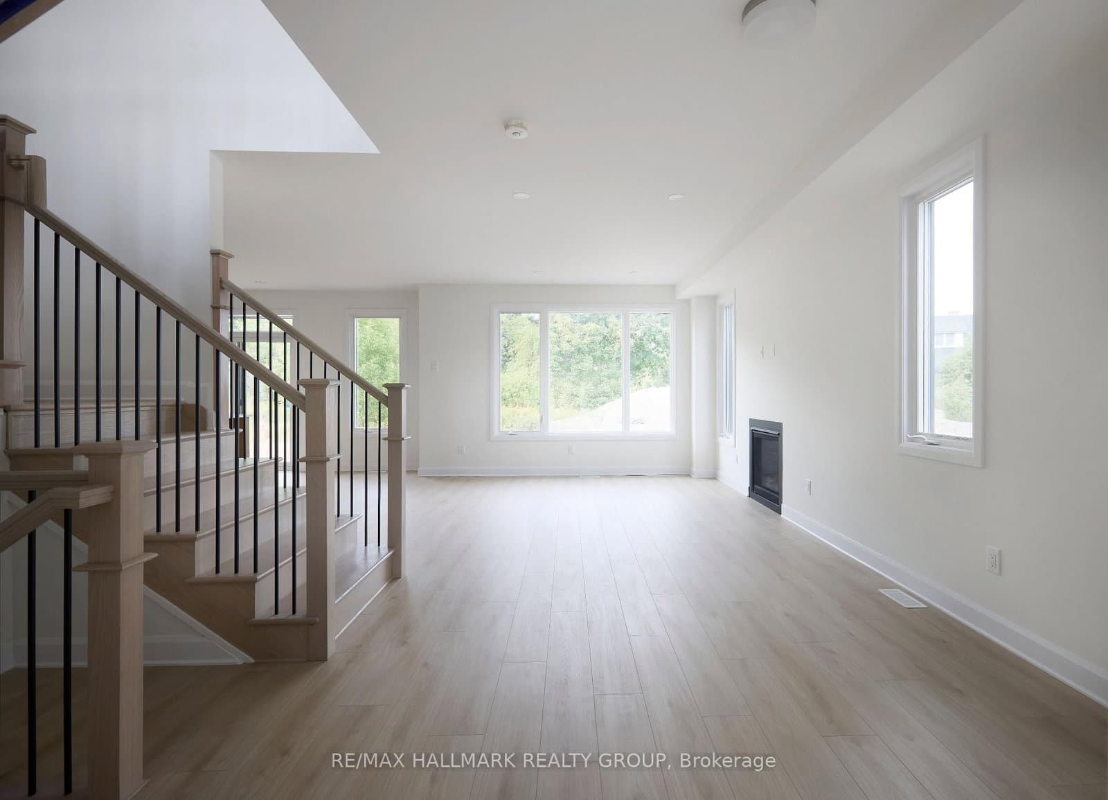678 Persimmon Way, Ottawa, ON — photo 3