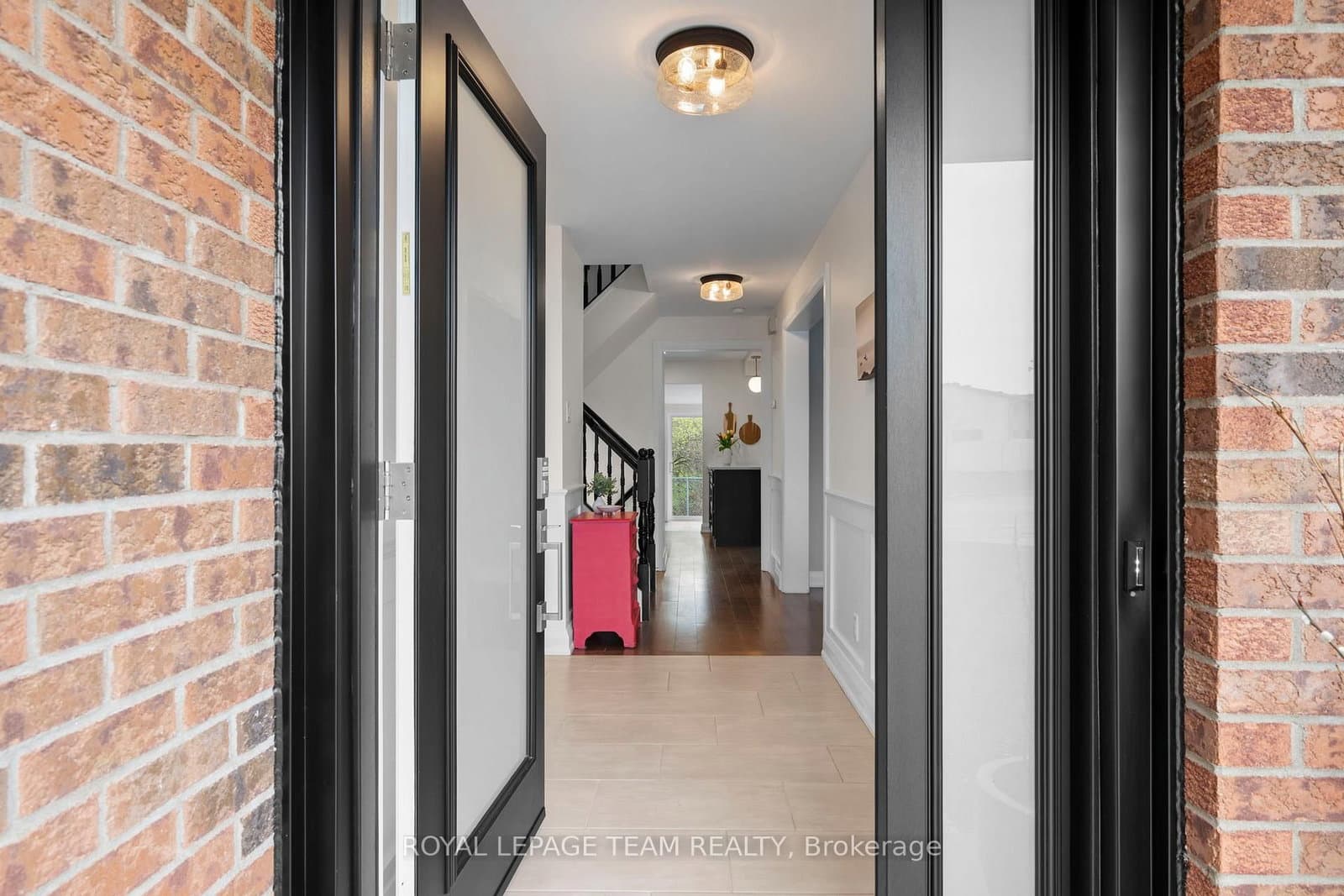 18 Valley Ridge Street, Ottawa, ON — photo 3