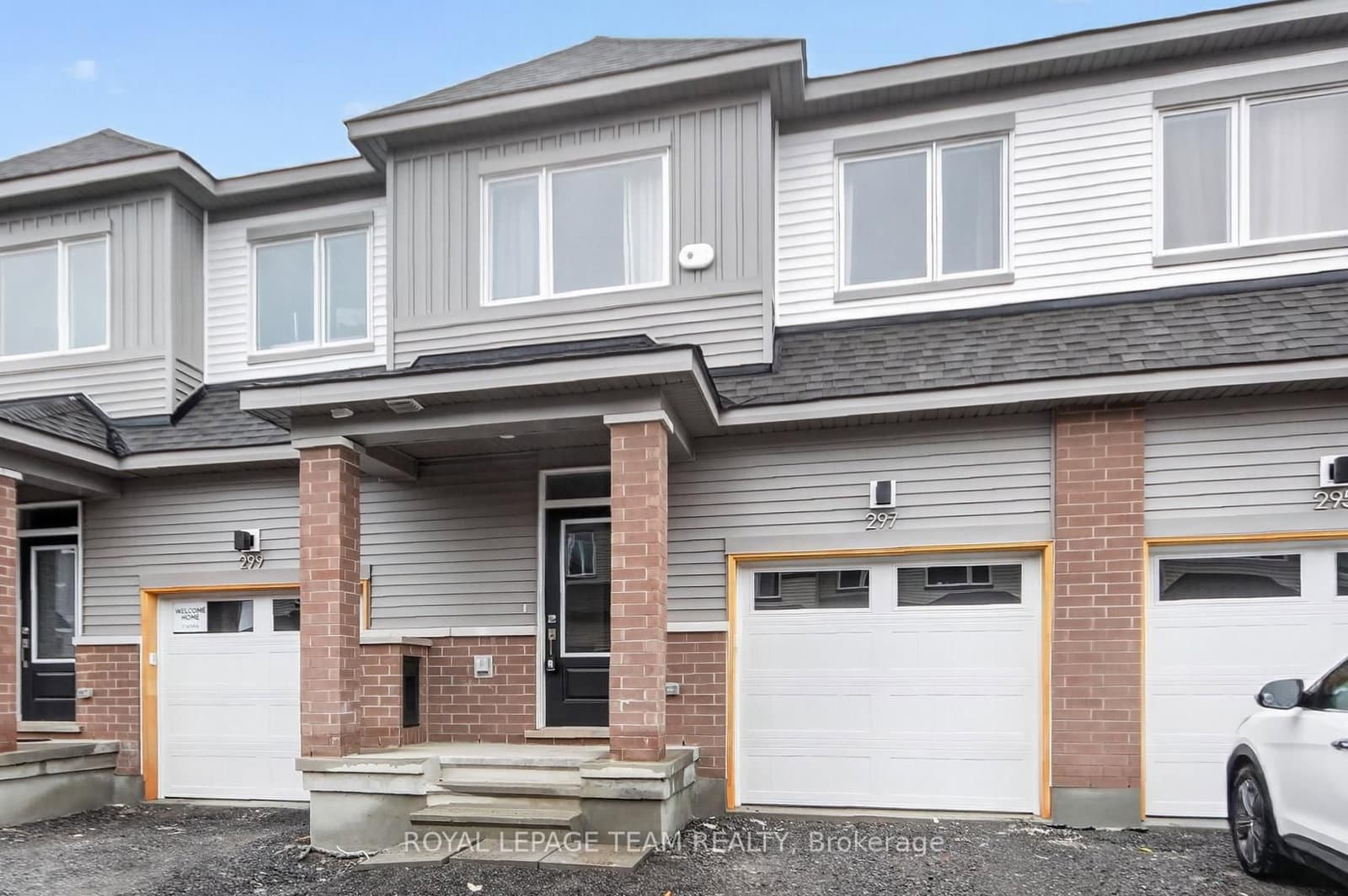 297 Les Emmerson Drive, Barrhaven, ON — photo 2