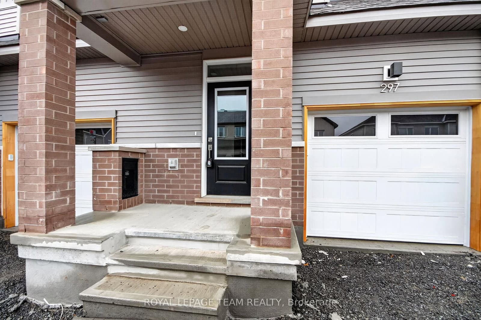 297 Les Emmerson Drive, Barrhaven, ON — photo 3