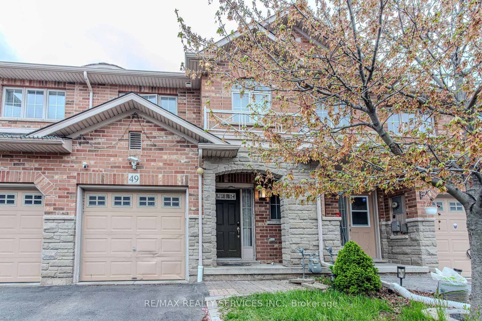 49 Marina Point Crescent, Hamilton, ON — photo 2