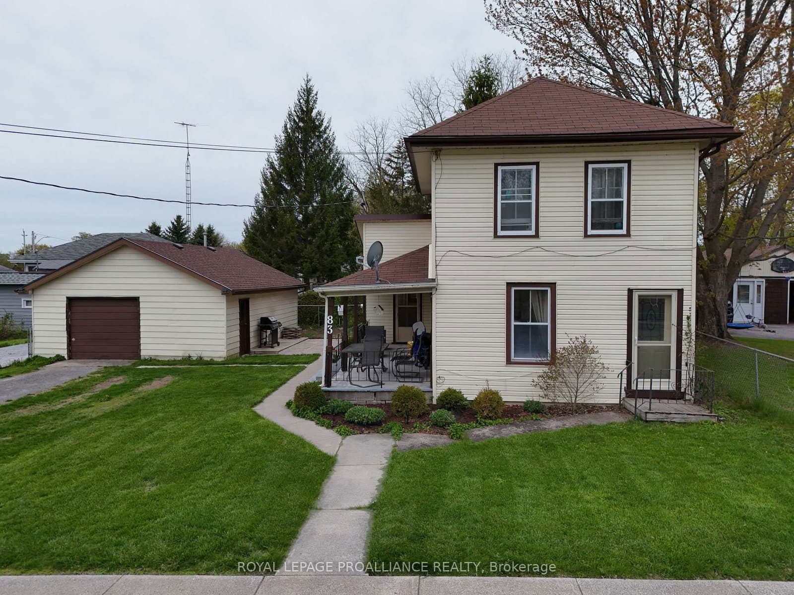 83 College Street, Deseronto, ON