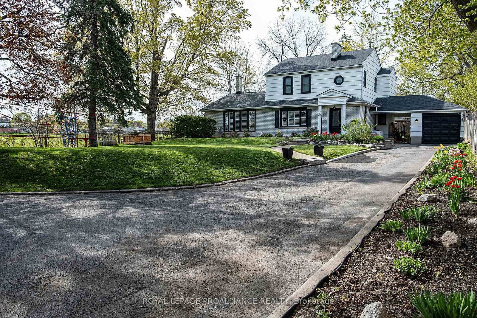306 Dundas Street, Quinte West, ON
