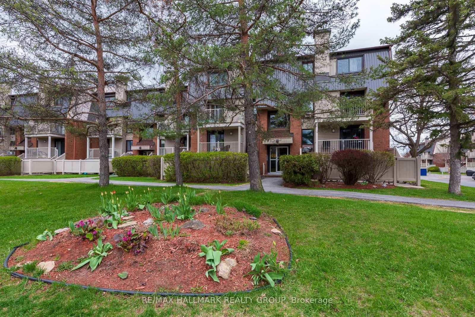 8 - 49 Sherway Drive, Ottawa, ON