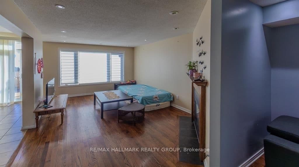 39 Chesapeake Crescent, Ottawa, ON — photo 3