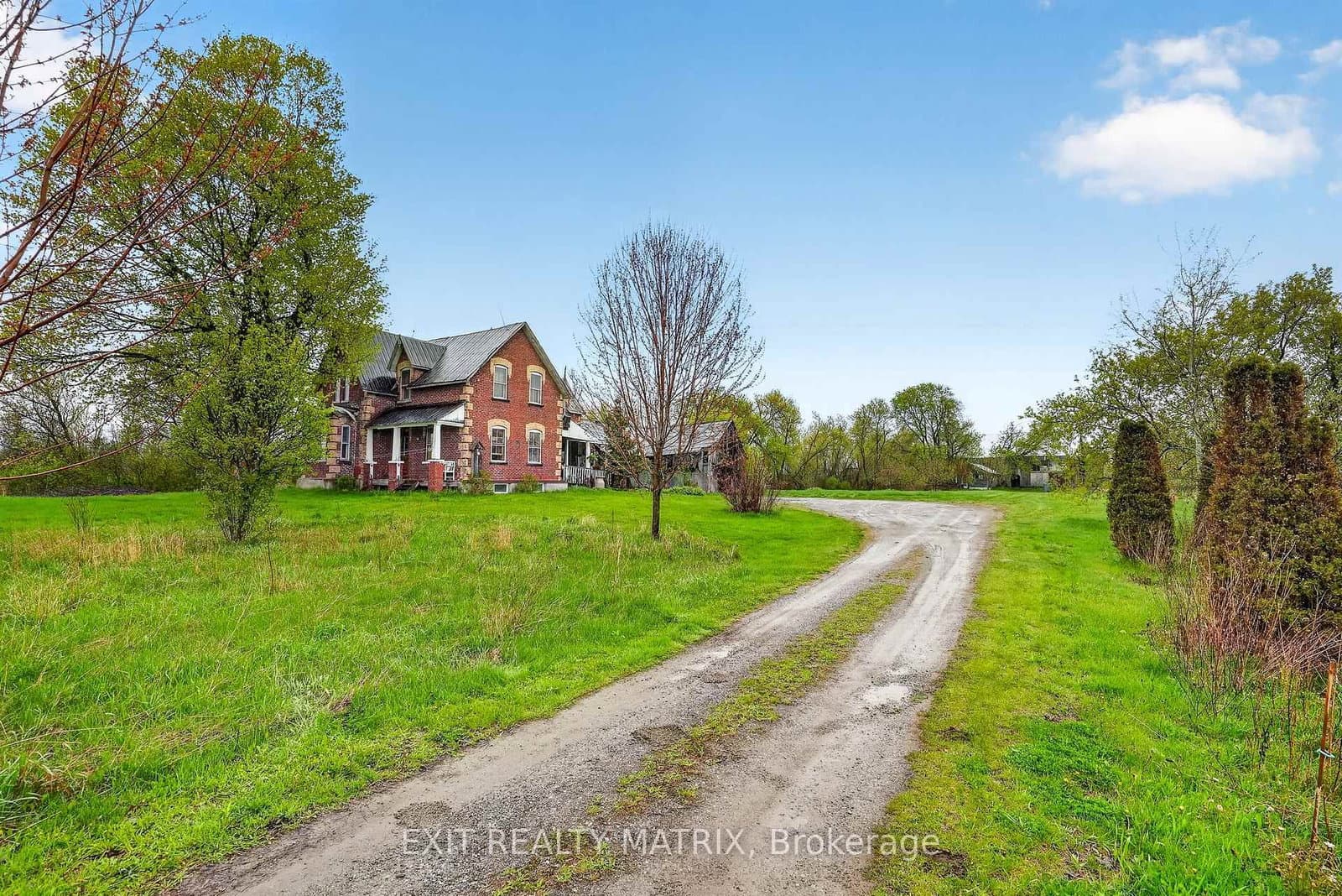 7499 Bank Street, Metcalfe, ON