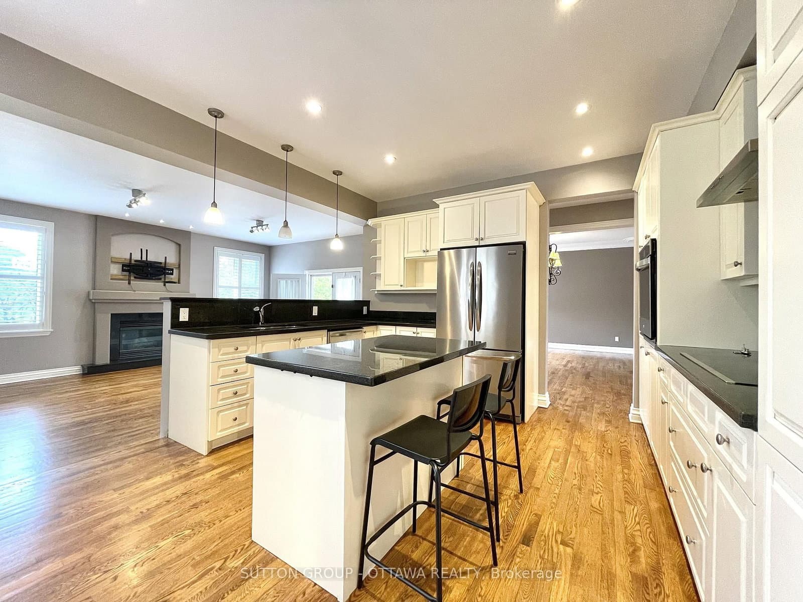 1520 Arnhem Street, Ottawa, ON — photo 3
