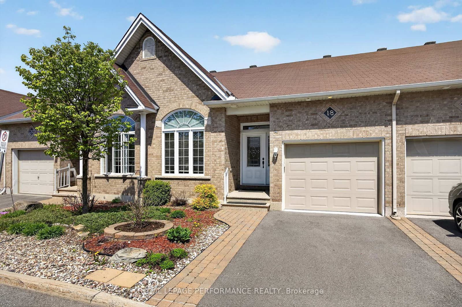 18 Chapelier Private, Orleans, ON — photo 3