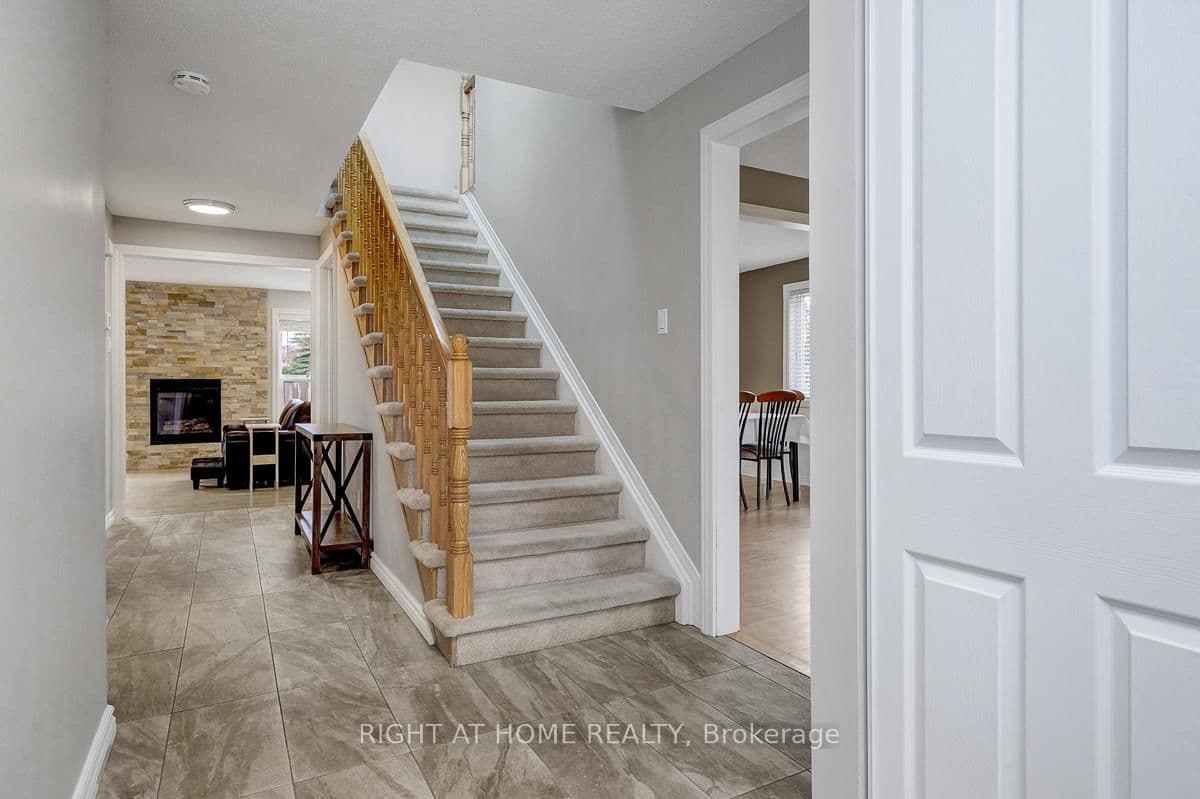 1899 Rosewind Court, Orleans, ON — photo 3