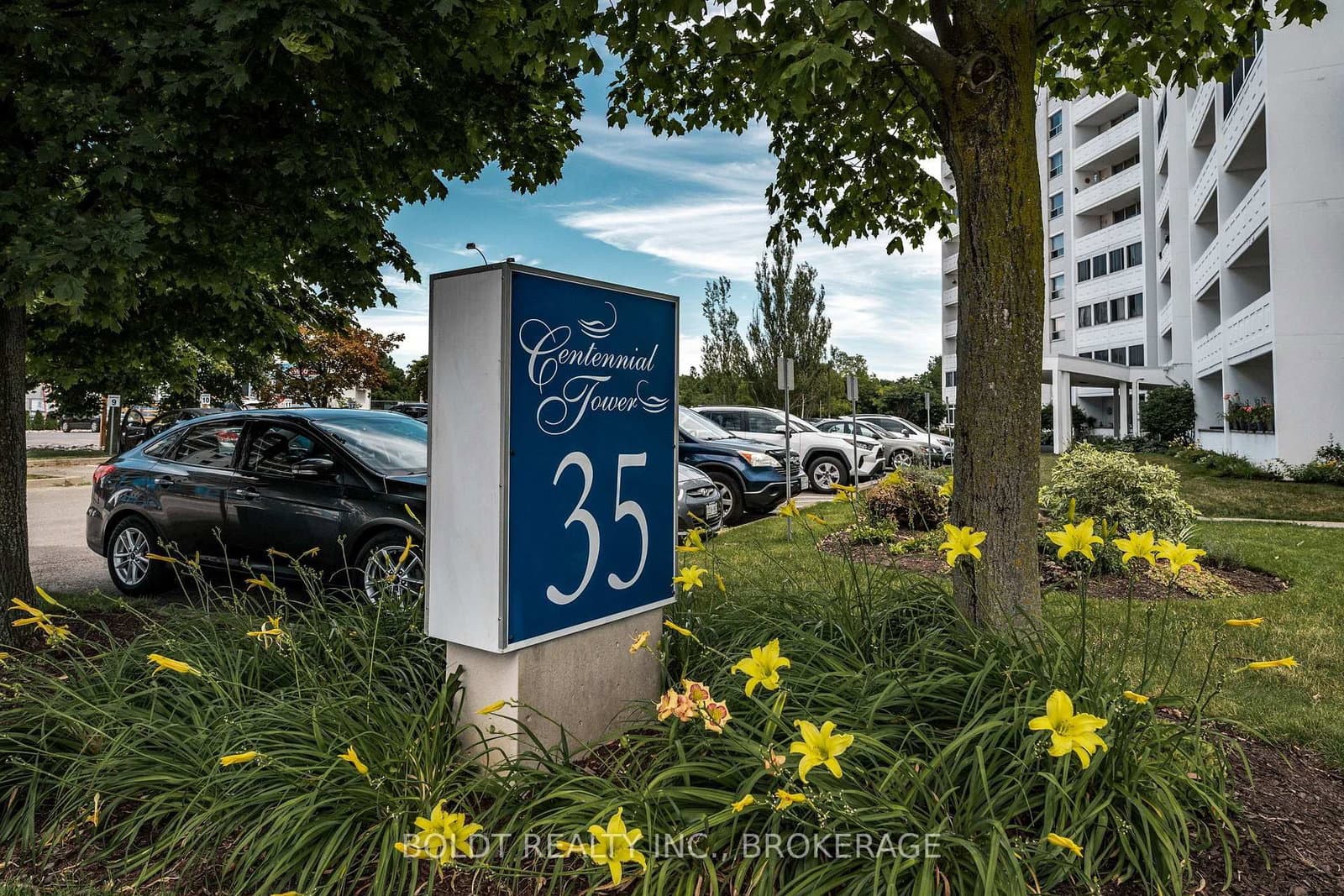1008 - 35 Towering Heights Boulevard, St. Catharines, ON — photo 2