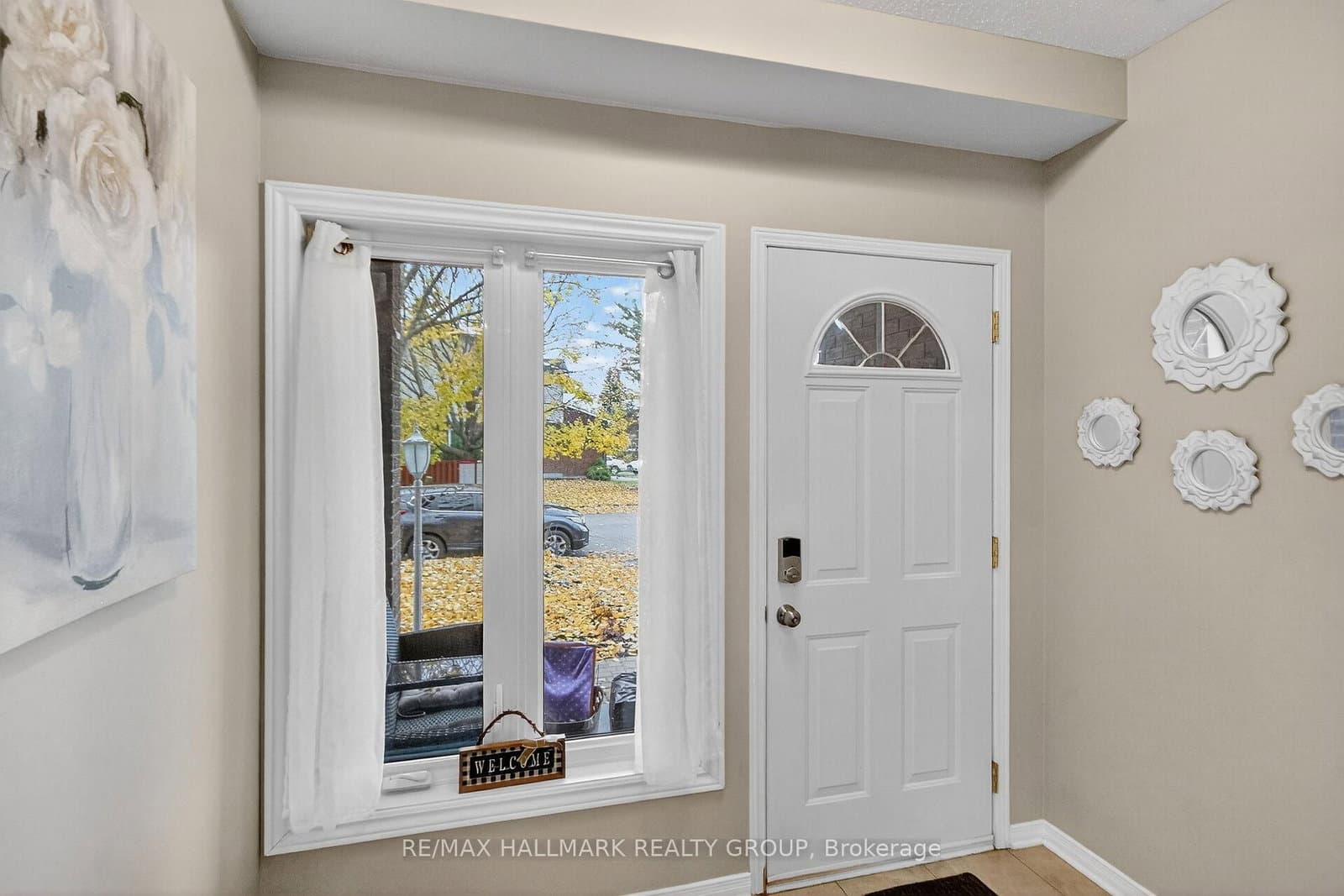 110 Hunter's Glen Crescent, Ottawa, ON — photo 2
