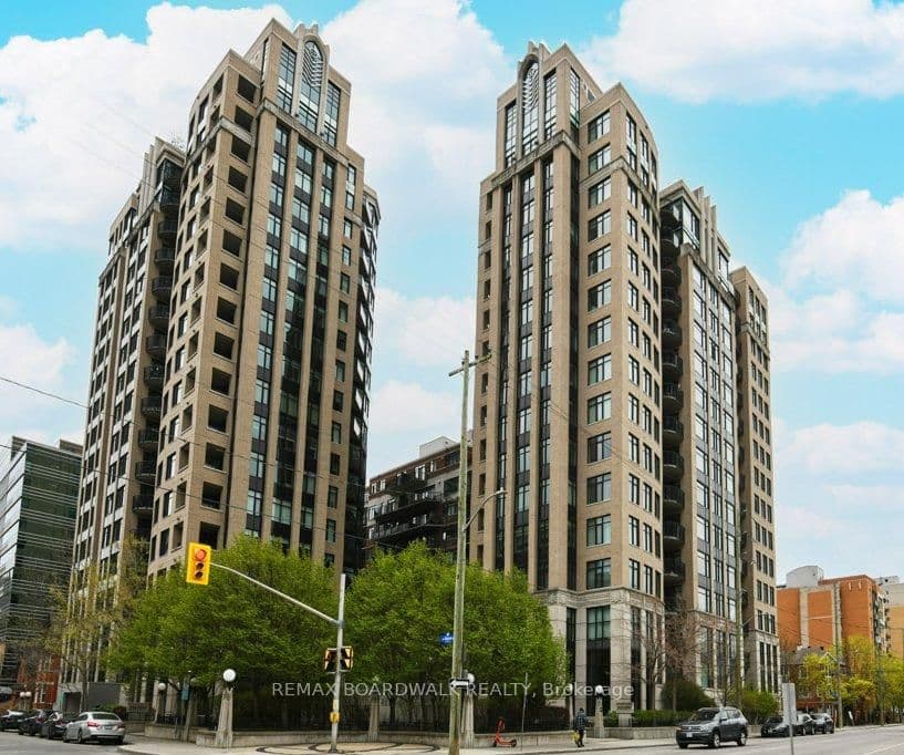 702 - 245 Kent Street, Ottawa, ON