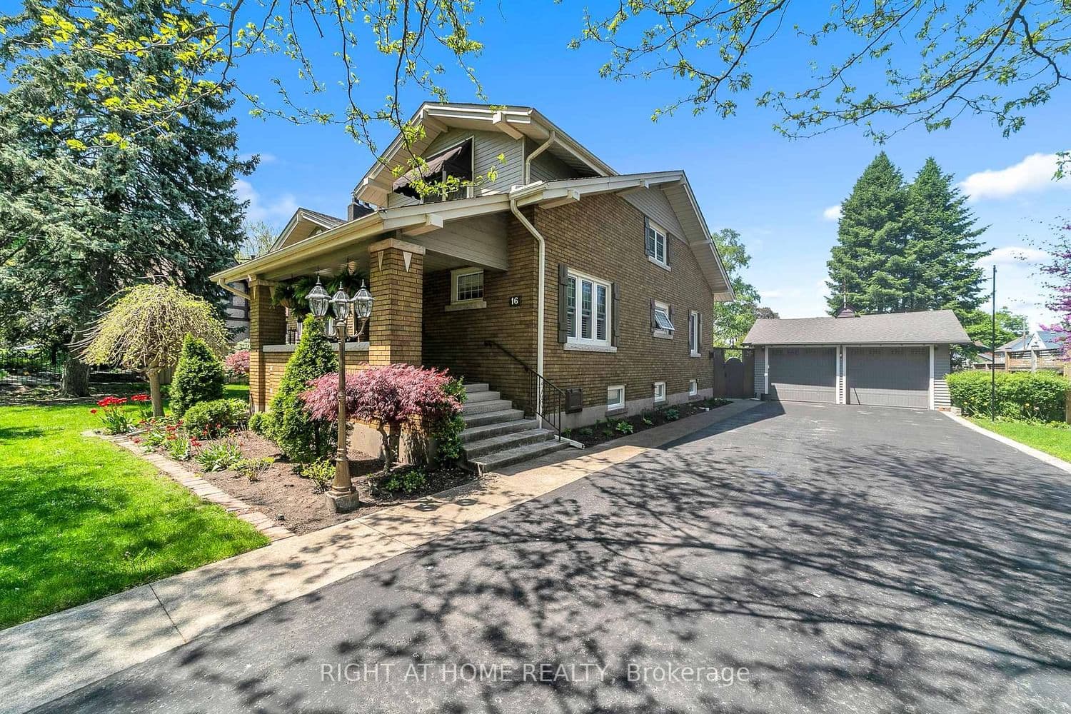 16 Nelles Boulevard, Grimsby, ON