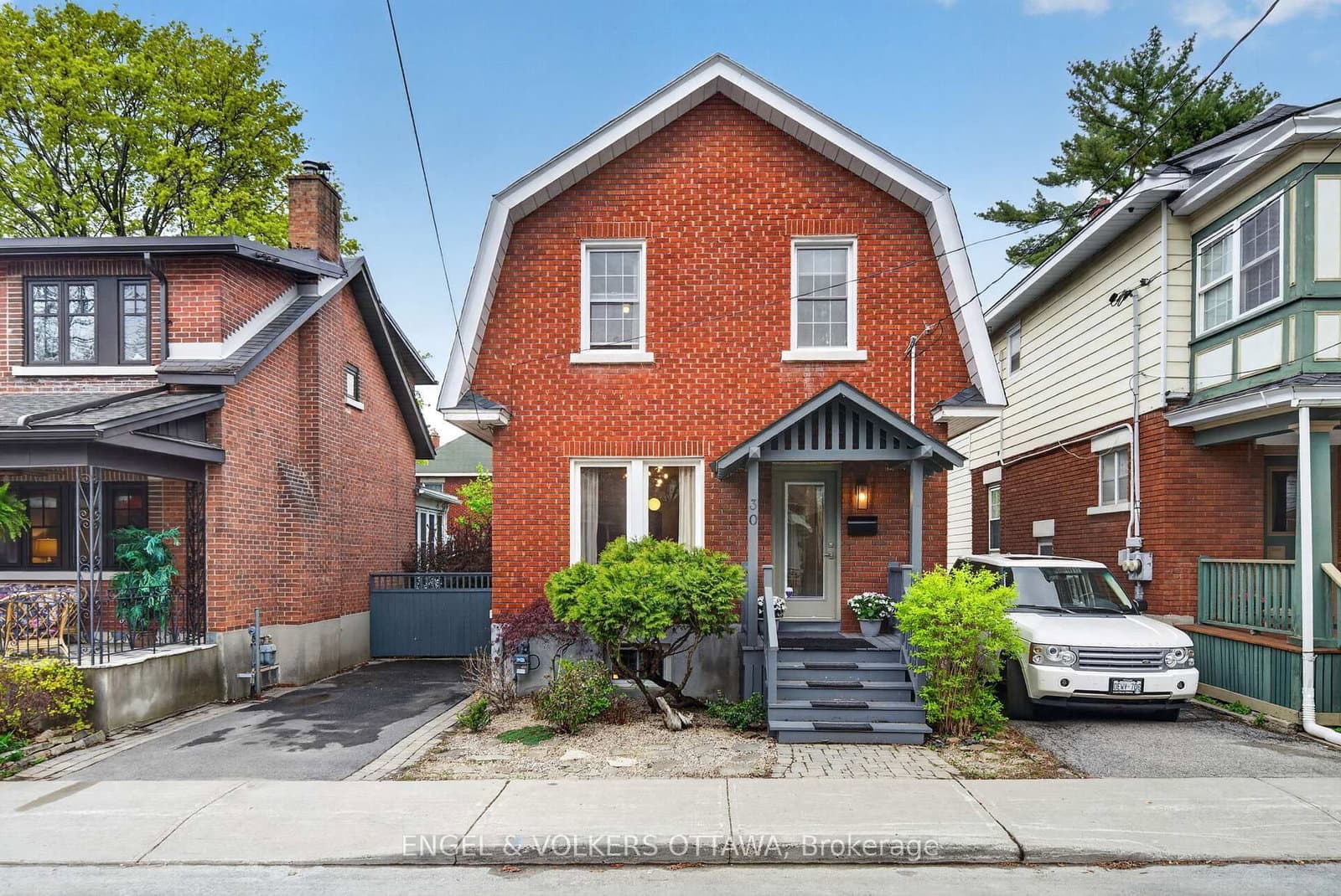30 Roslyn Avenue, Ottawa, ON