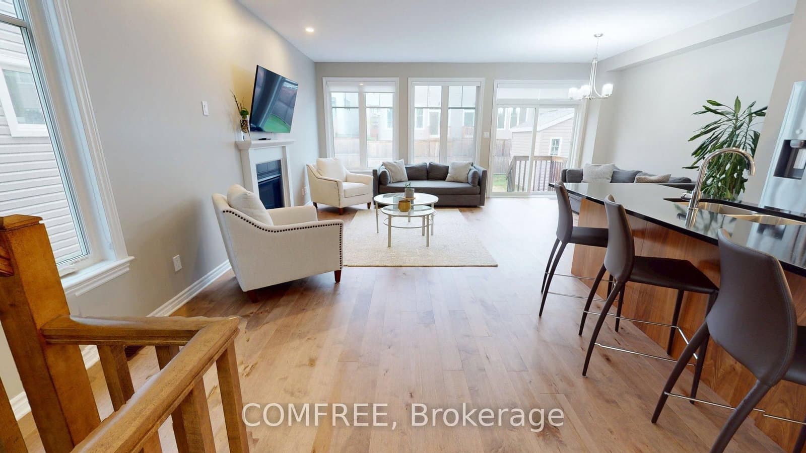 881 Antonio Farley Street, Orleans, ON — photo 2