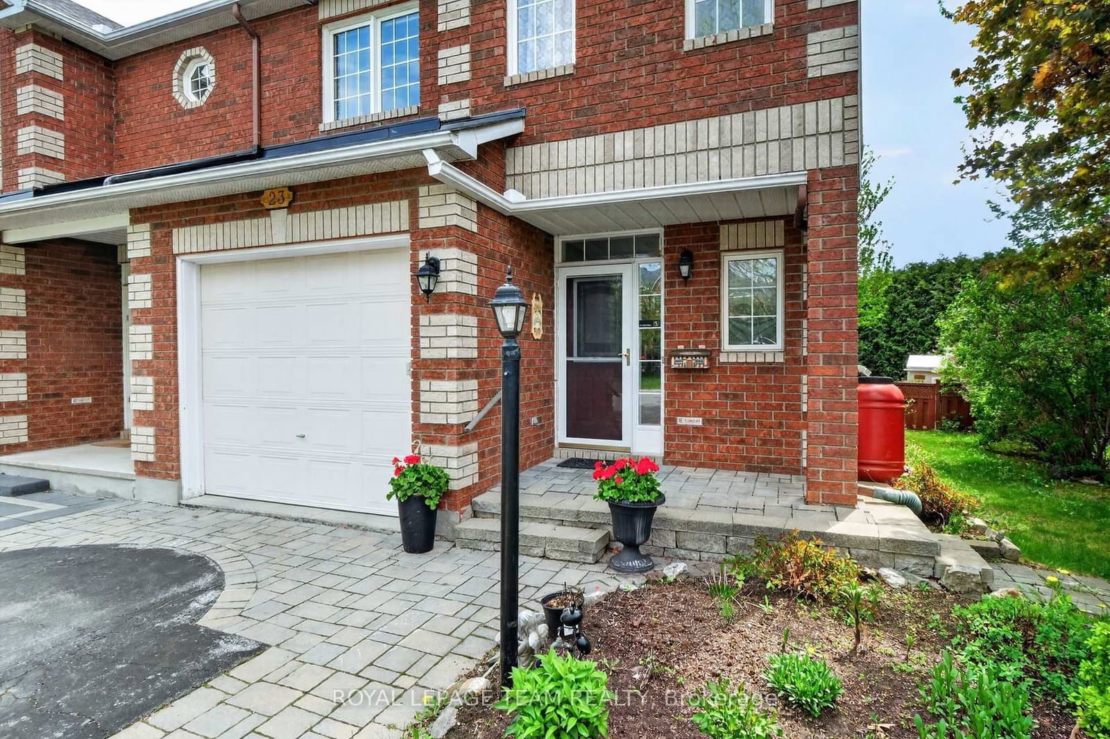23 Chantilly Gate, Stittsville, ON — photo 2