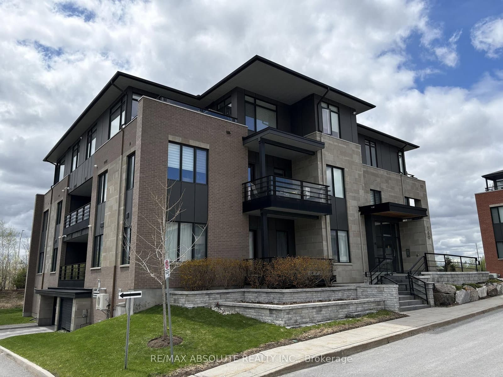 203 - 160 BOUNDSTONE Way, Ottawa, ON — photo 2