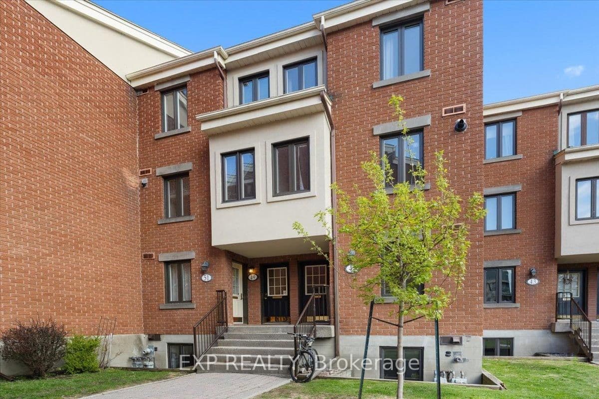 49 Crispin Private, Ottawa, ON