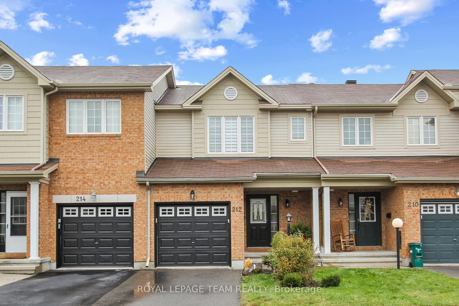 212 Lamplighters Drive, Ottawa, ON