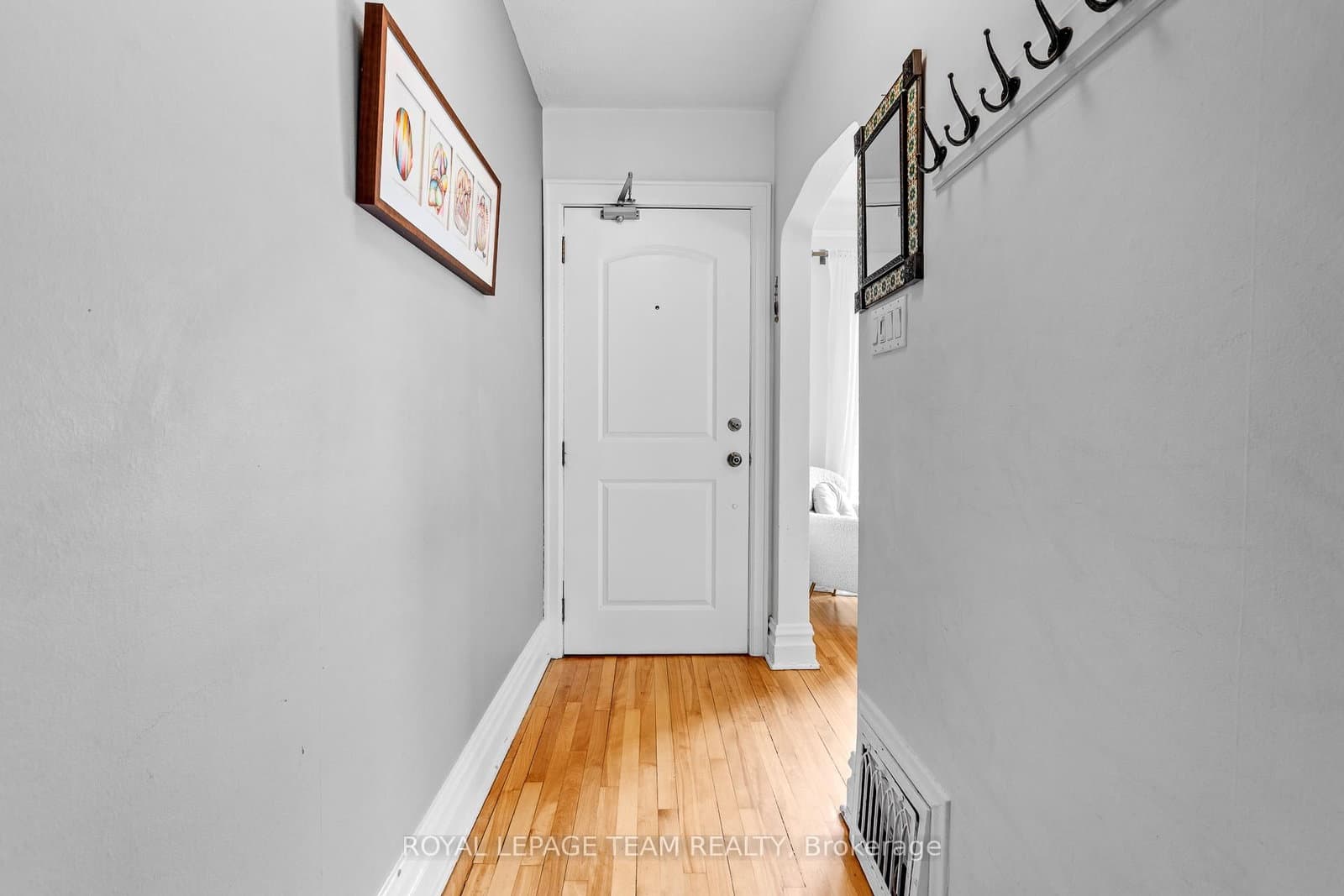 135 Clarendon Avenue, Ottawa, ON — photo 3