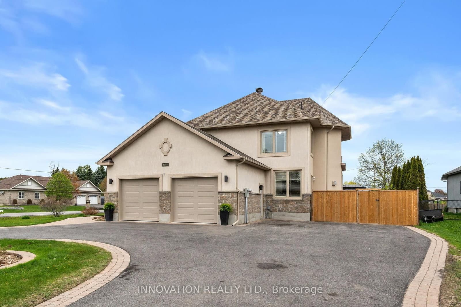 6598 Courtland Grove Crescent, Greely, ON — photo 2