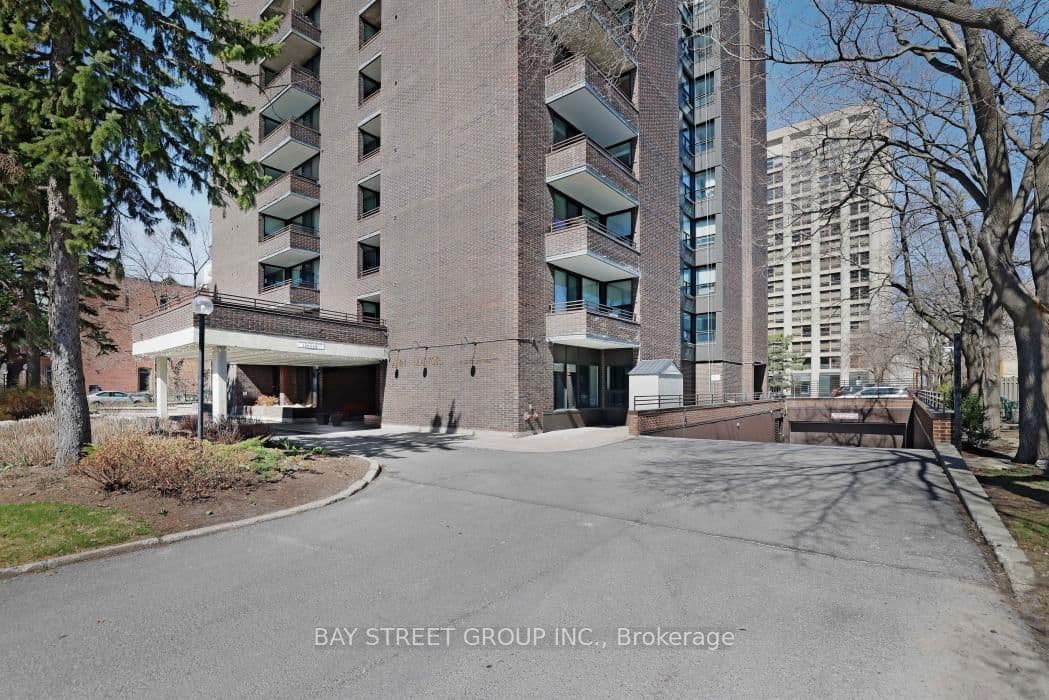 1602 - 71 Somerset Street, Ottawa, ON — photo 2