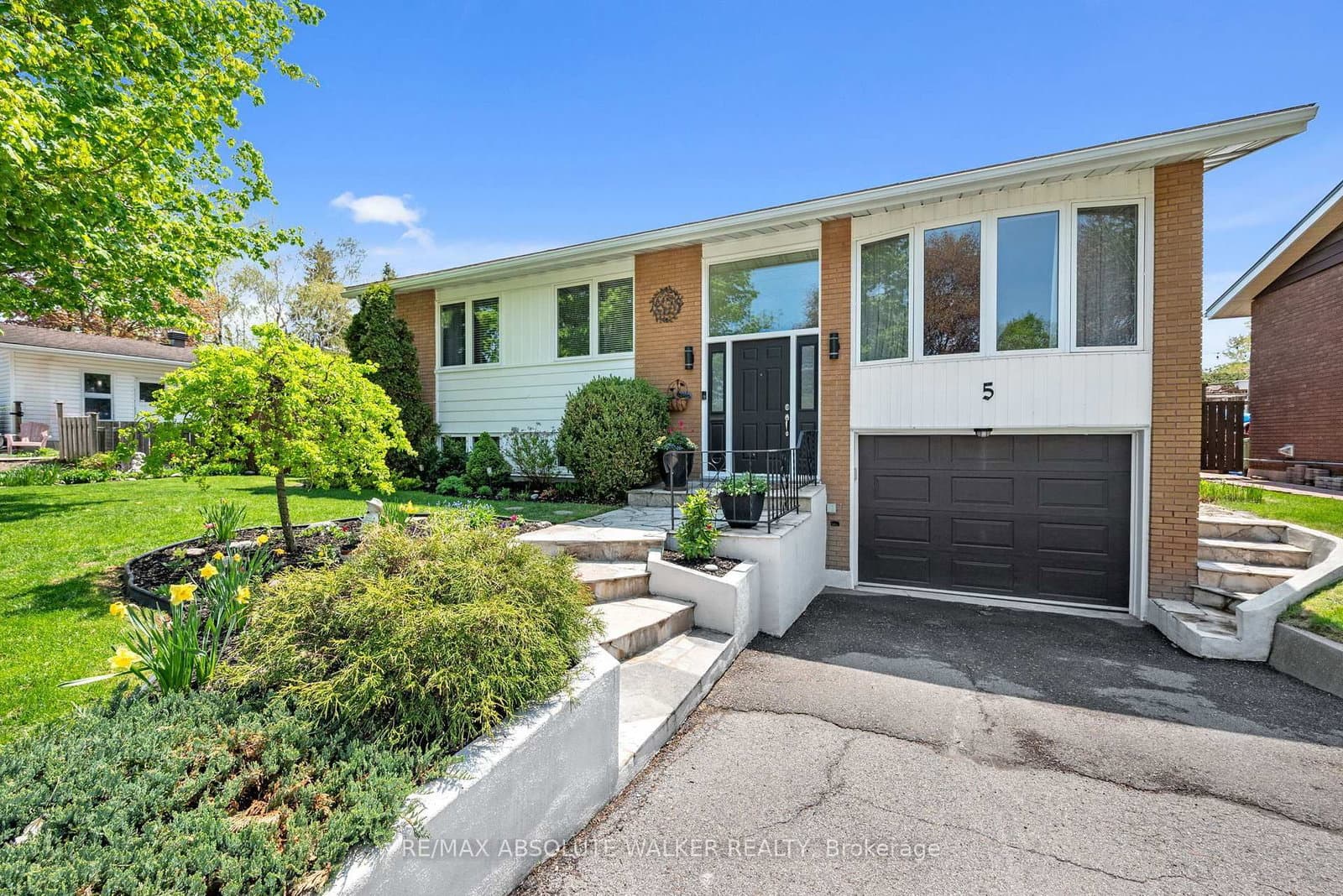 5 West Herrington Court, Ottawa, ON — photo 3