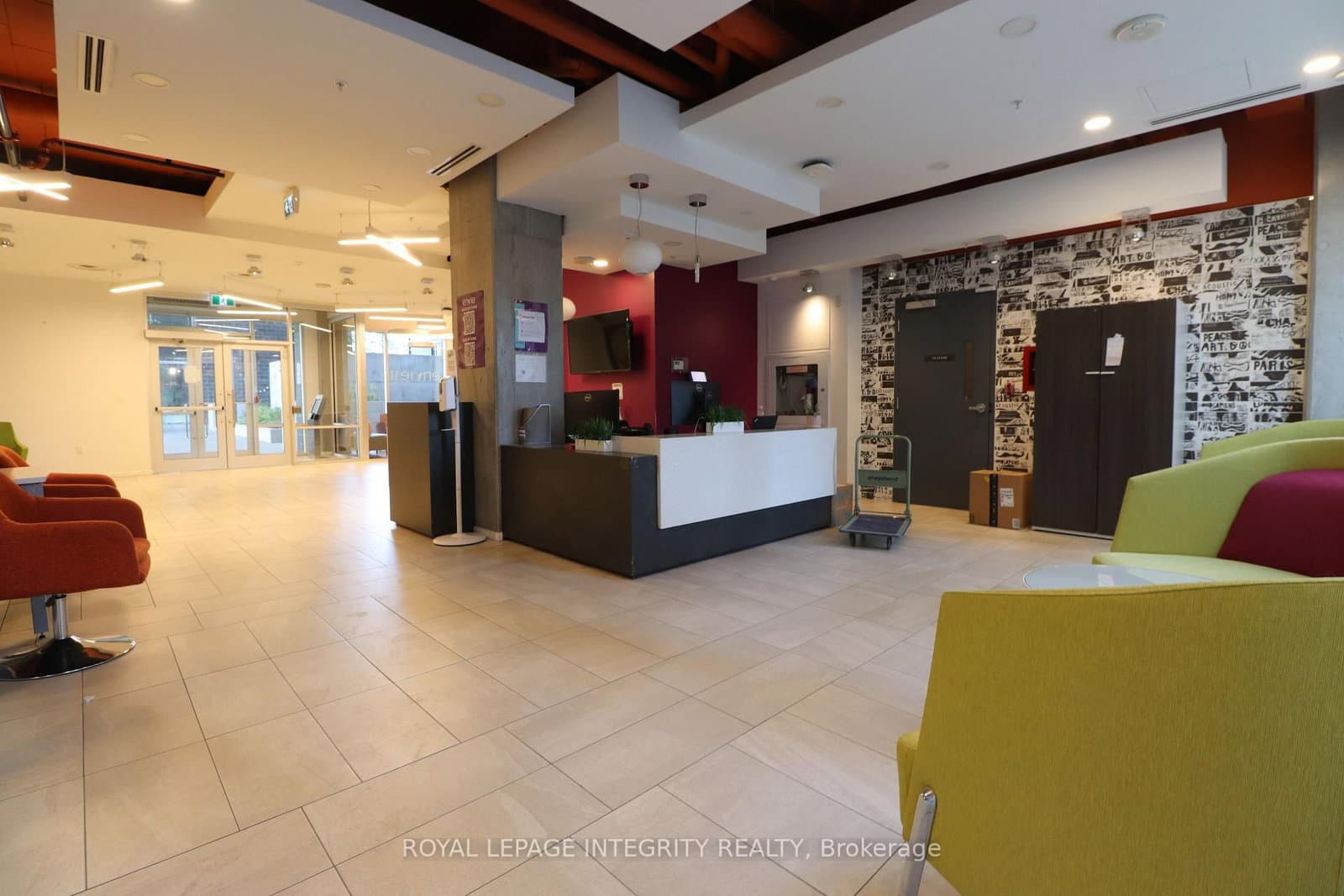 2015 - 105 Champagne Avenue, Ottawa, ON — photo 3