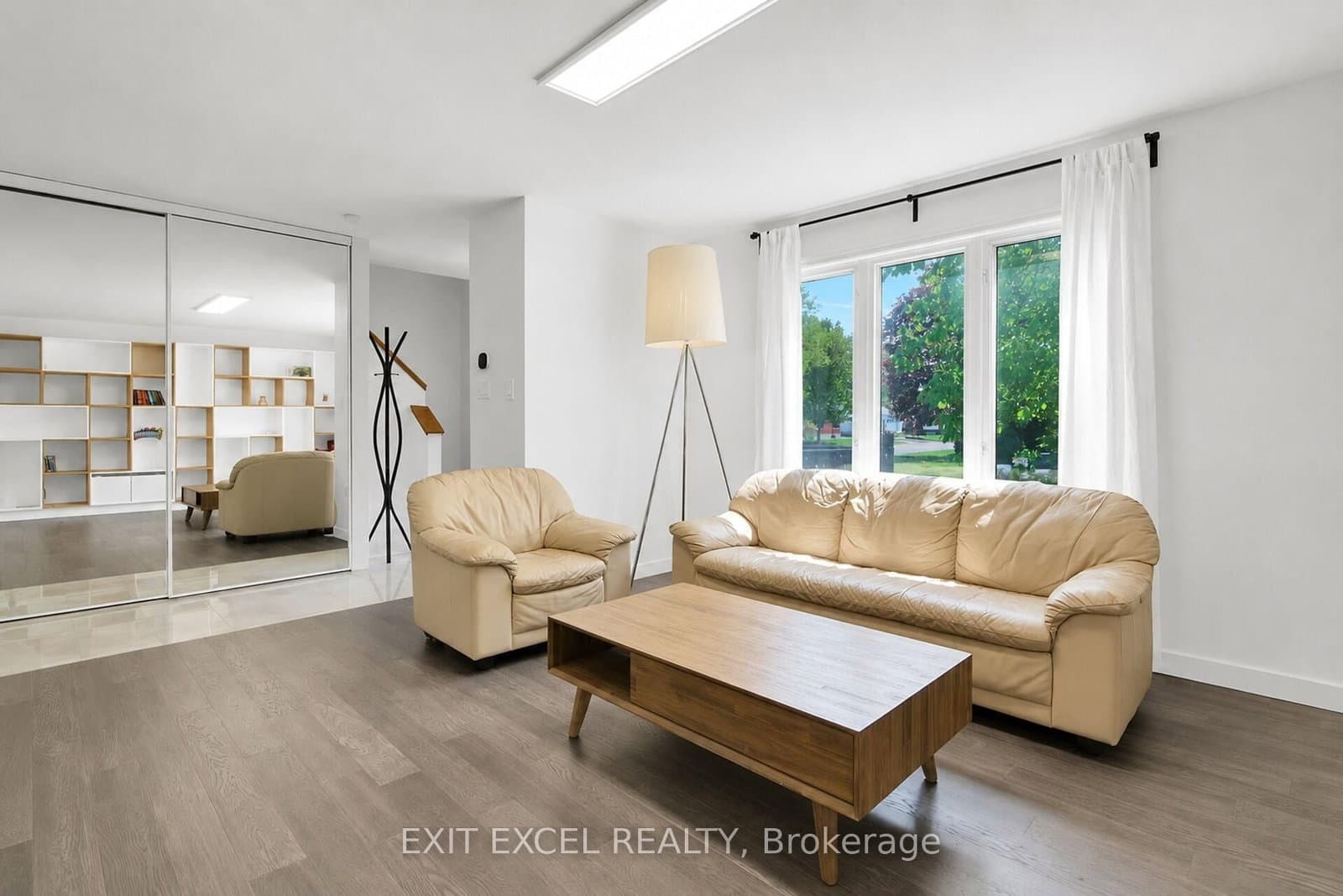 25 Uxbridge Crescent, Ottawa, ON — photo 3