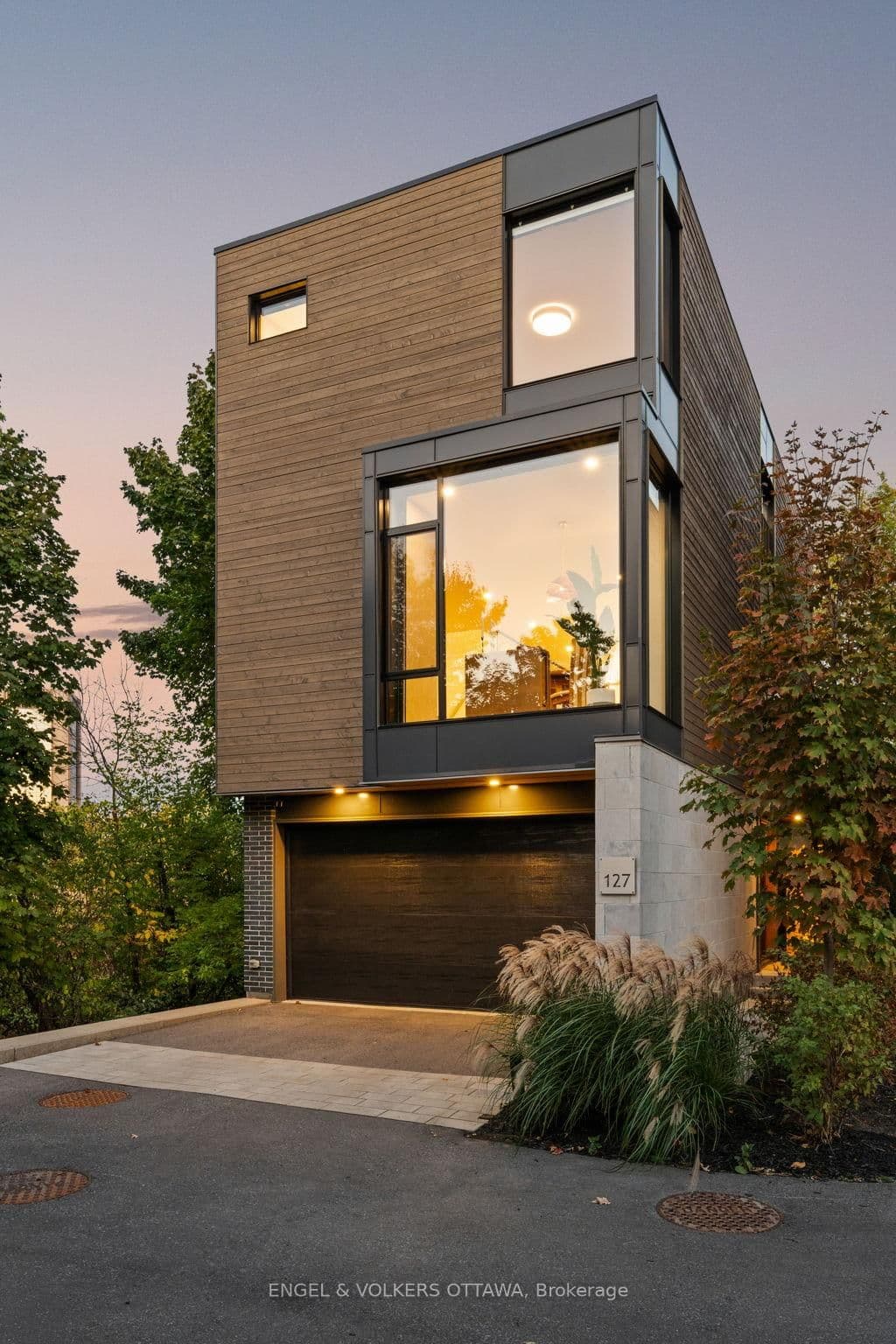 127 Peridot Private, Ottawa, ON — photo 2