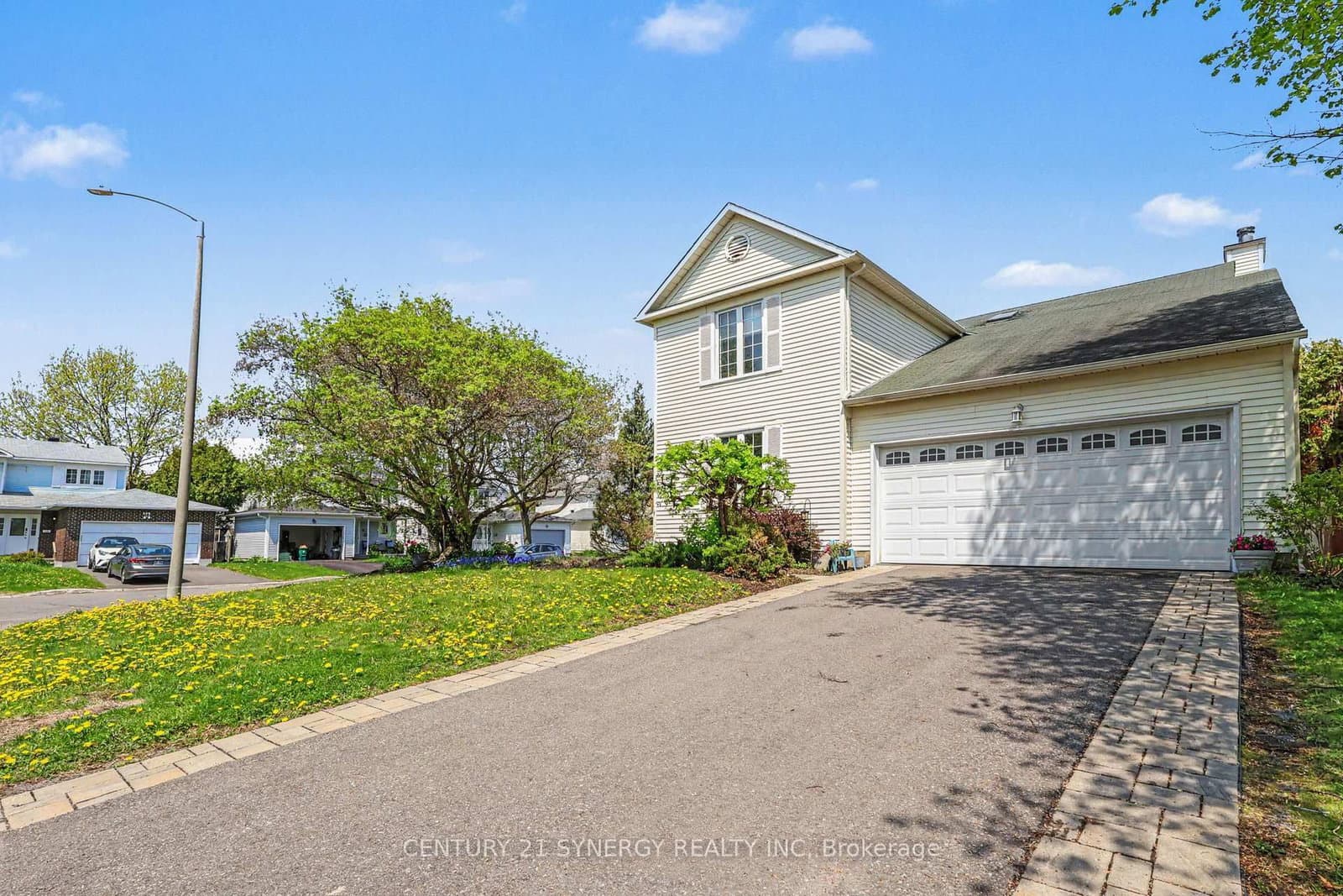 277 MCEACHERN Crescent, Orleans, ON — photo 3