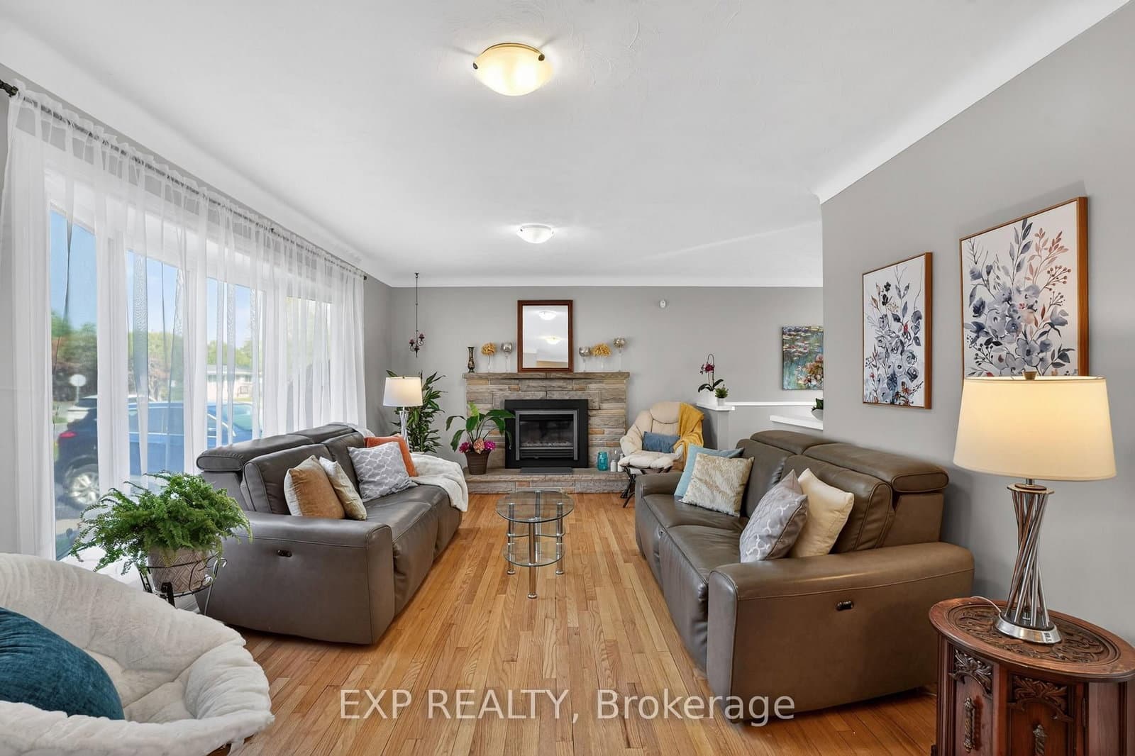 4 Wolmsley Crescent, Ottawa, ON — photo 2