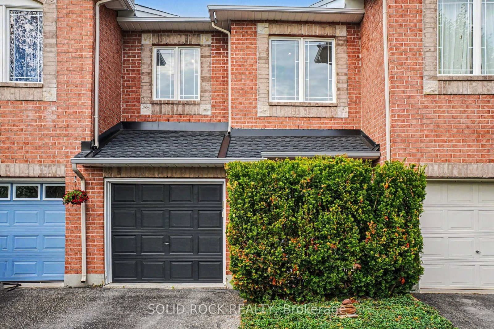 2064 Dunollie Crescent, Ottawa, ON