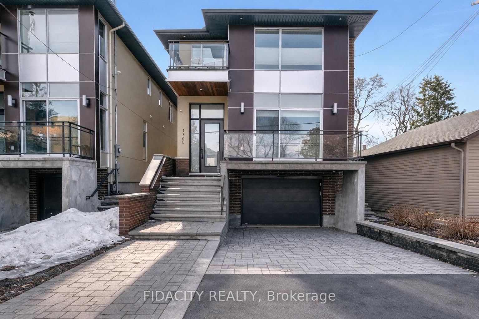 376 C Wilmont Avenue, Ottawa, ON