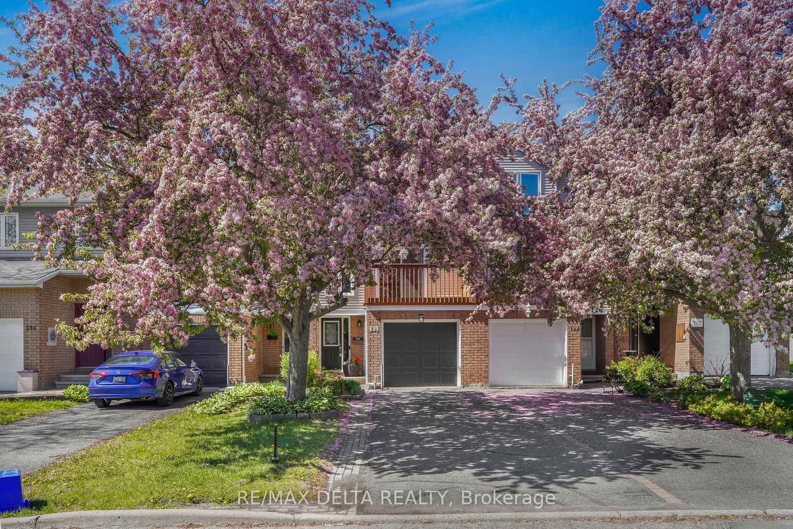 698 Brome Crescent, Ottawa, ON