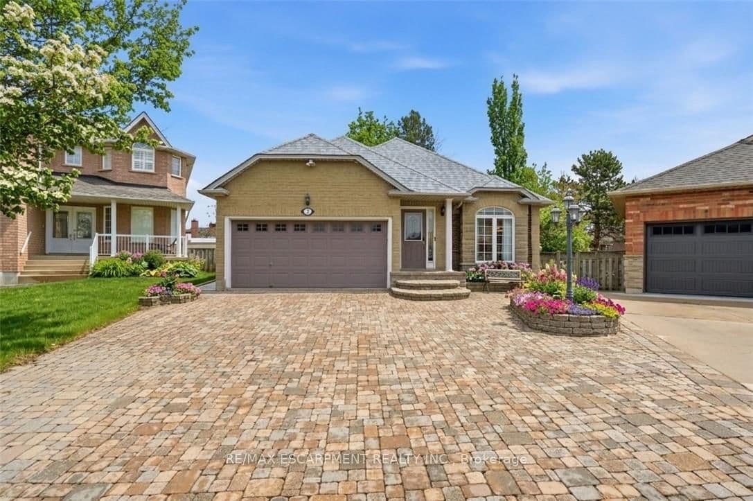 2 Amore Boulevard, Hamilton, ON