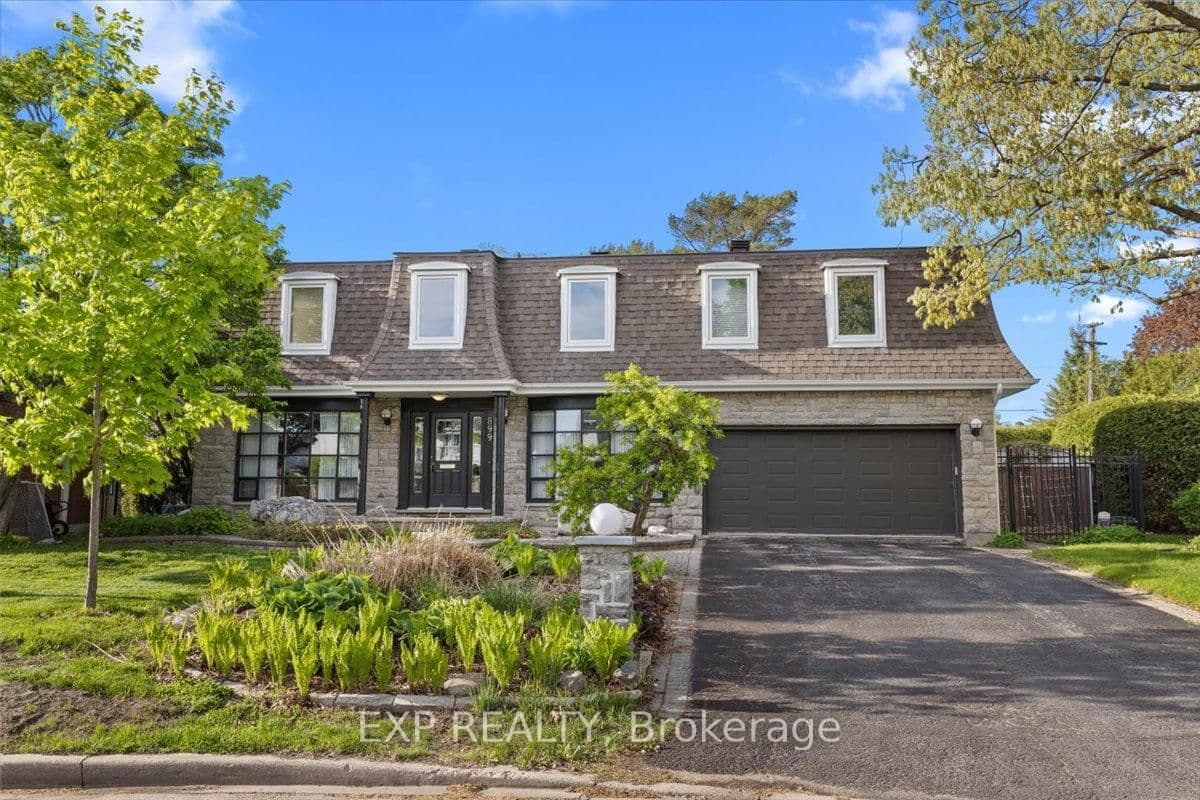 899 Dresden Crescent, Ottawa, ON