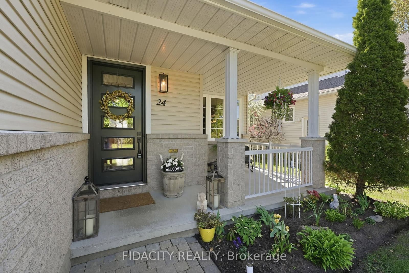 24 Sirocco Crescent, Stittsville, ON — photo 2