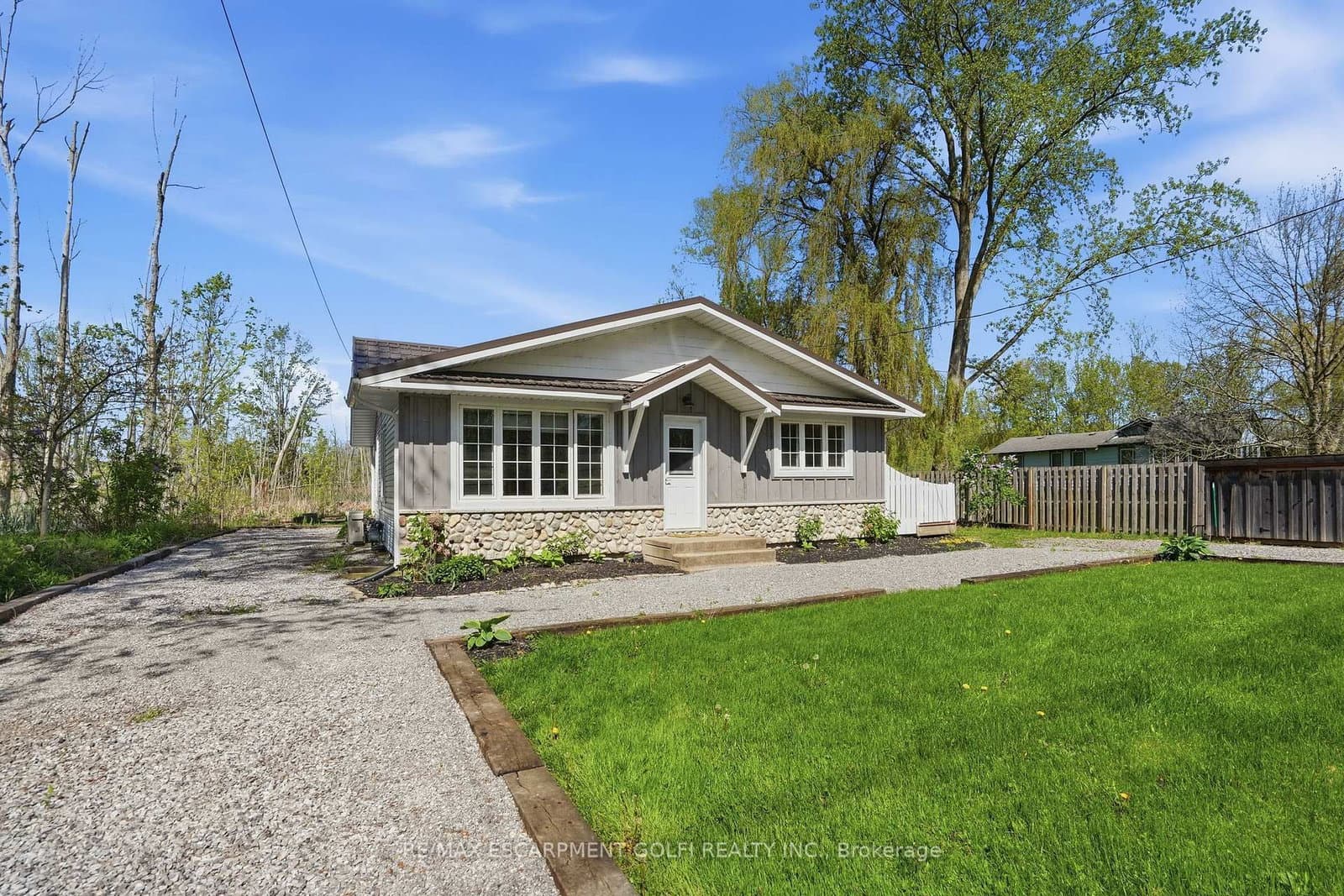 421 Point Abino Road, Fort Erie, ON — photo 2