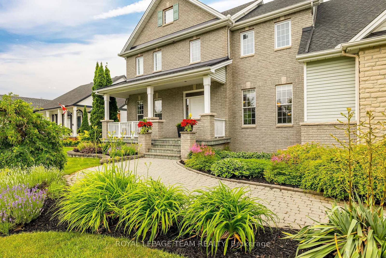 10 Beechgrove Gardens, Stittsville, ON — photo 2