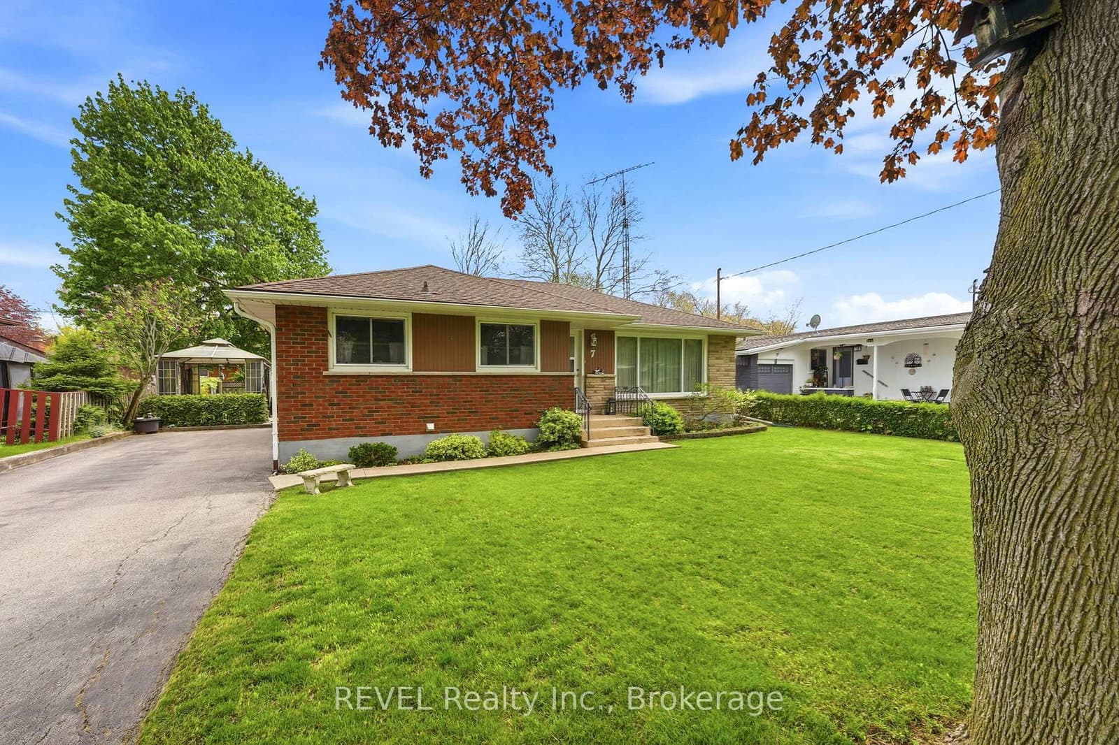 7 Brucedale Avenue, St. Catharines, ON — photo 3