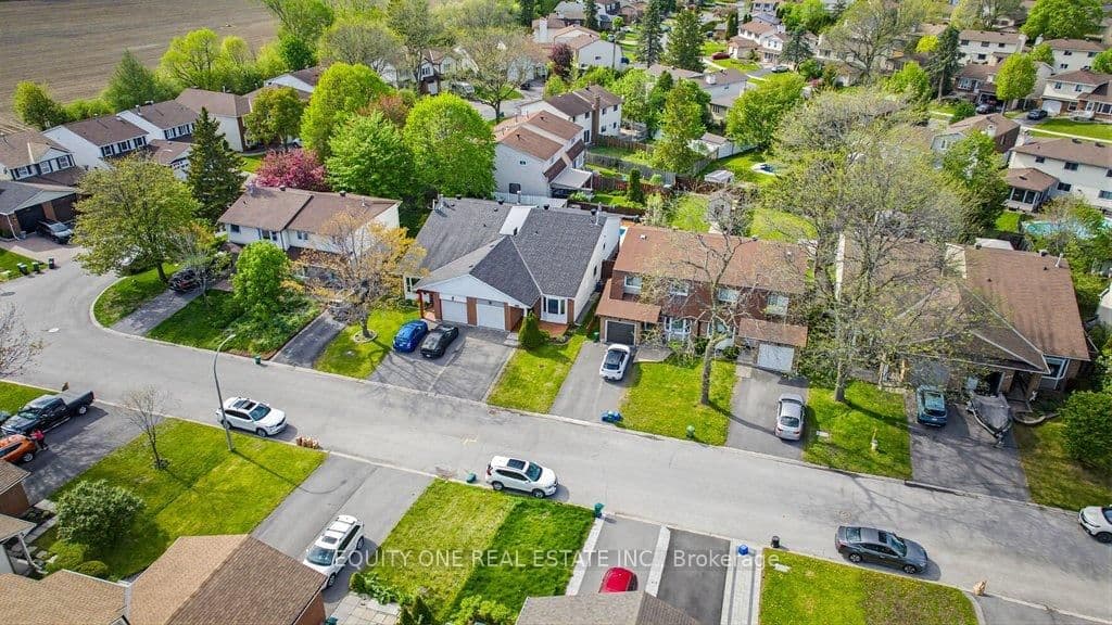 1112 Burgundy Lane, Ottawa, ON — photo 2