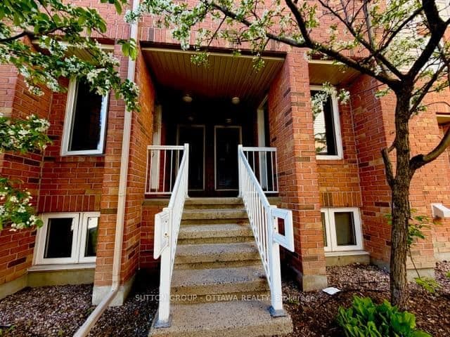 115 Tall Pines Private, Ottawa, ON