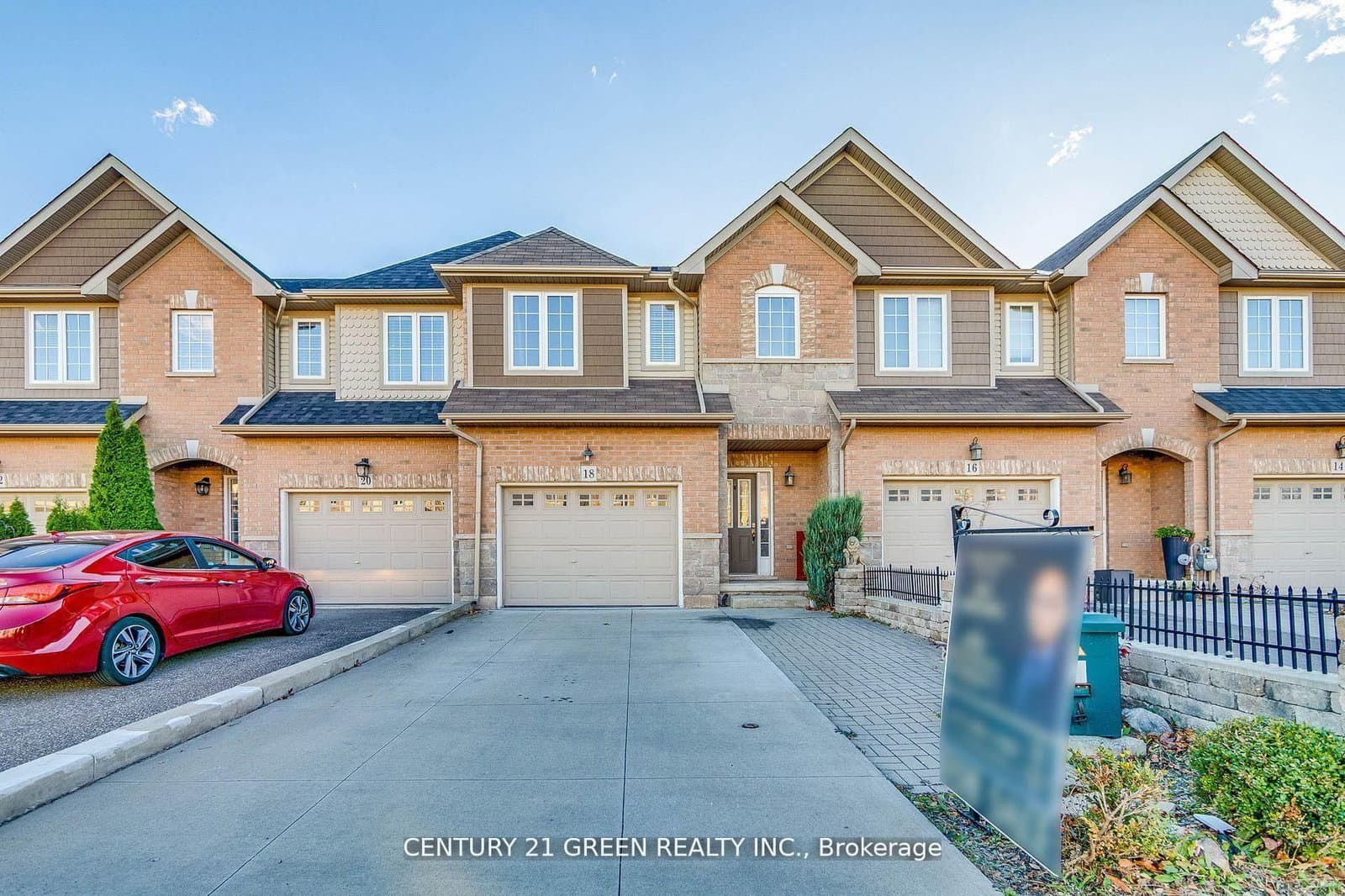 18 Palacebeach Trail, Hamilton, ON — photo 2
