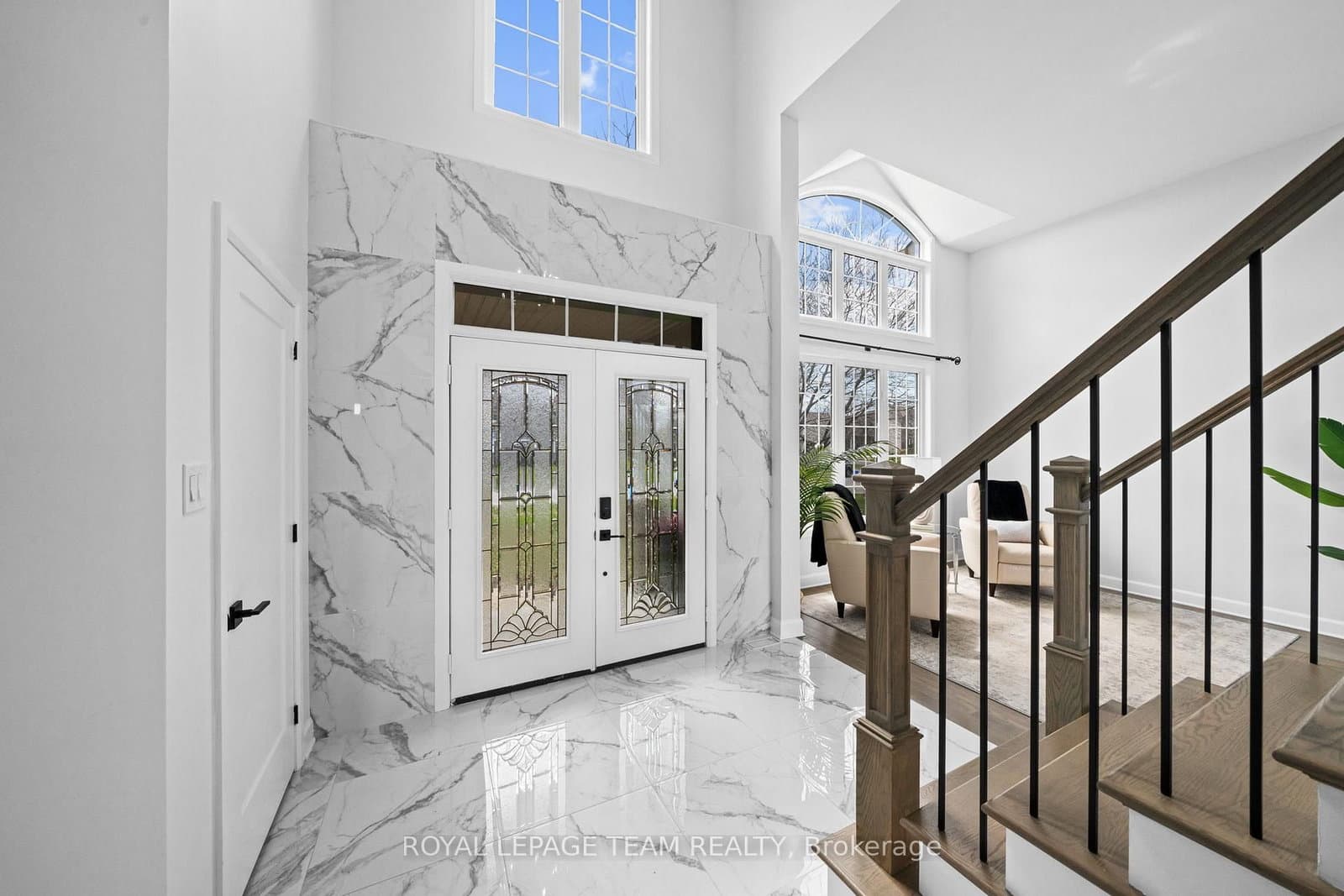 6936 Mary Anne Drive, Ottawa, ON — photo 3