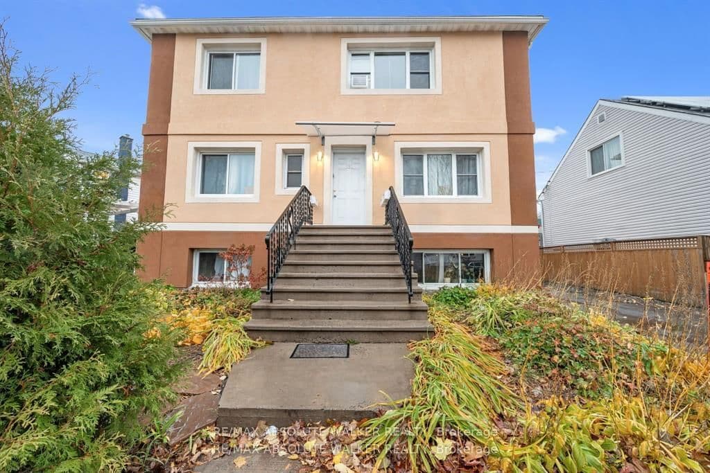 3 - 131 Dagmar Avenue, Ottawa, ON