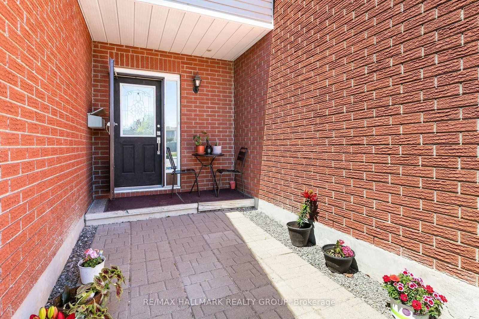 290 Stoneway Drive, Ottawa, ON — photo 2