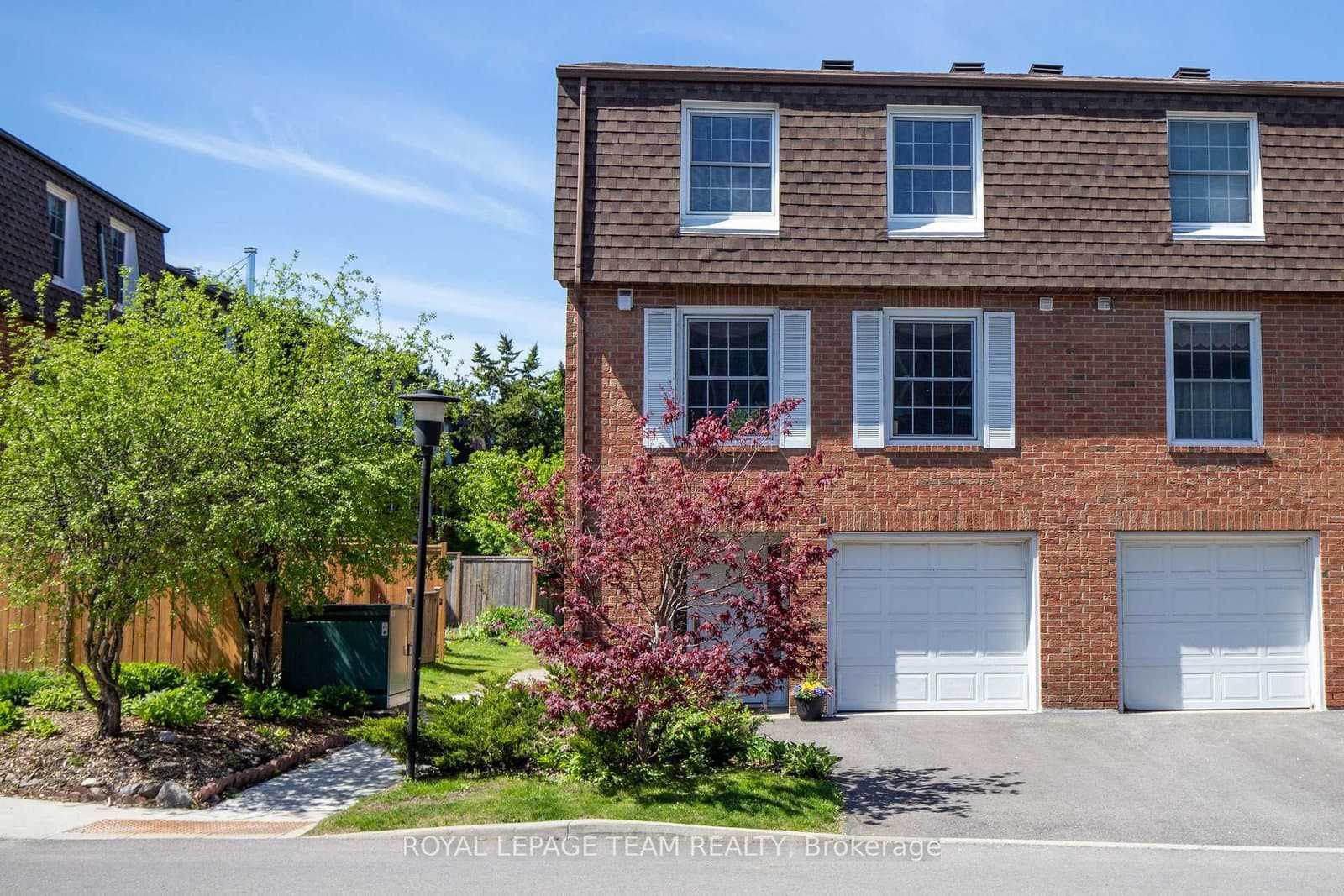 8 Moorside Private, Ottawa, ON