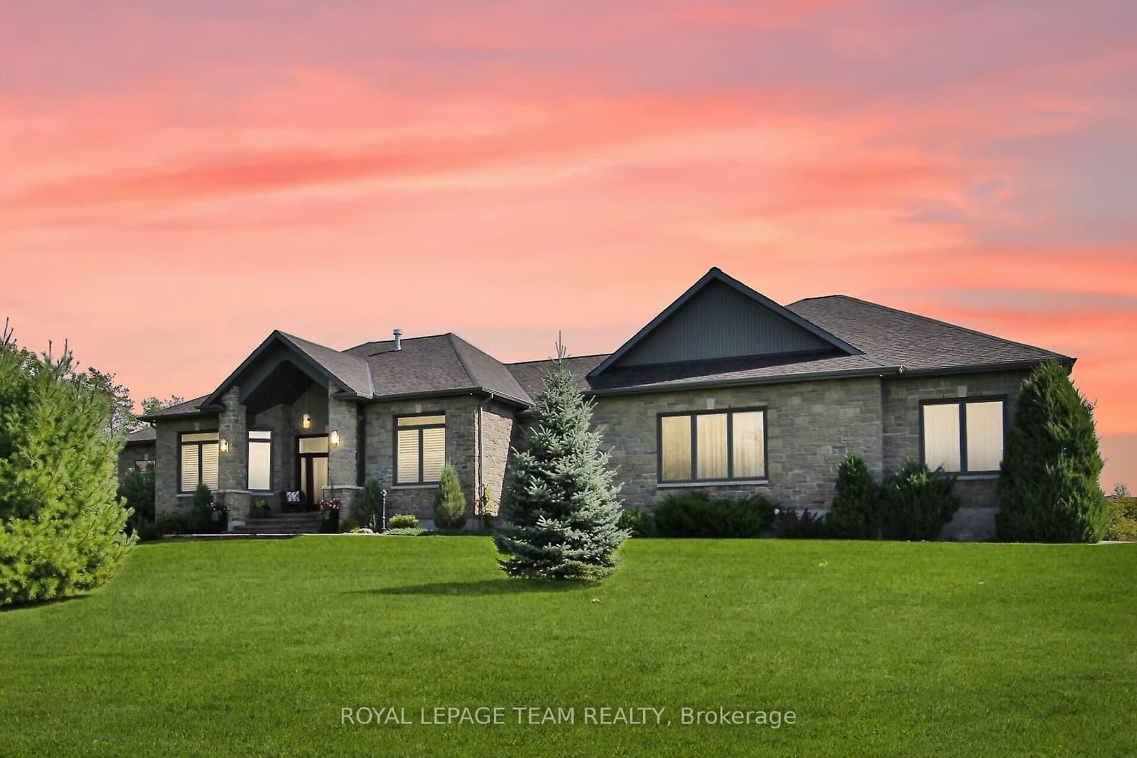217 Shamus Way, Carp, ON