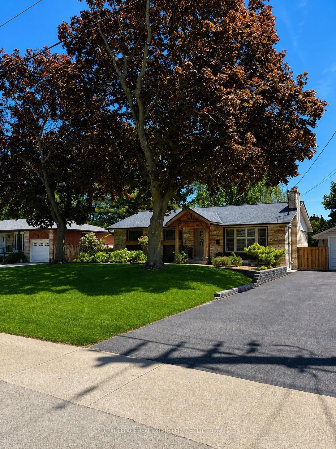 20 Casablanca Boulevard, Grimsby, ON
